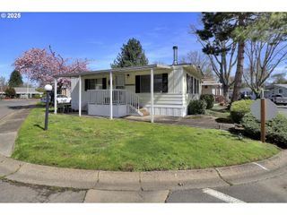 1475 GREEN ACRES Rd 146, Eugene, OR 97408