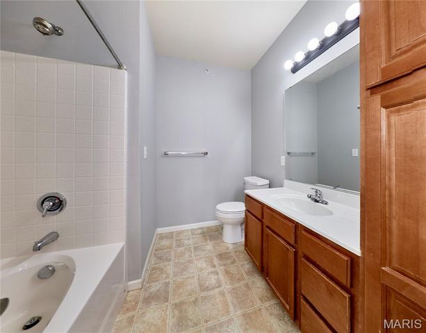 29 Kassebaum Lane 307, St Louis, MO 63129