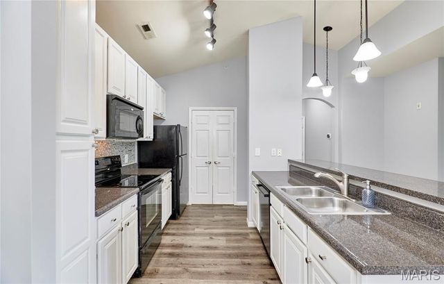 29 Kassebaum Lane 307, St Louis, MO 63129