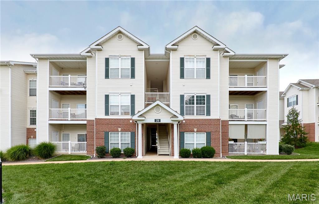 29 Kassebaum Lane 307, St Louis, MO 63129