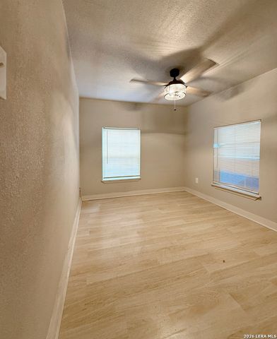 1806 Steves, San Antonio, TX 78210