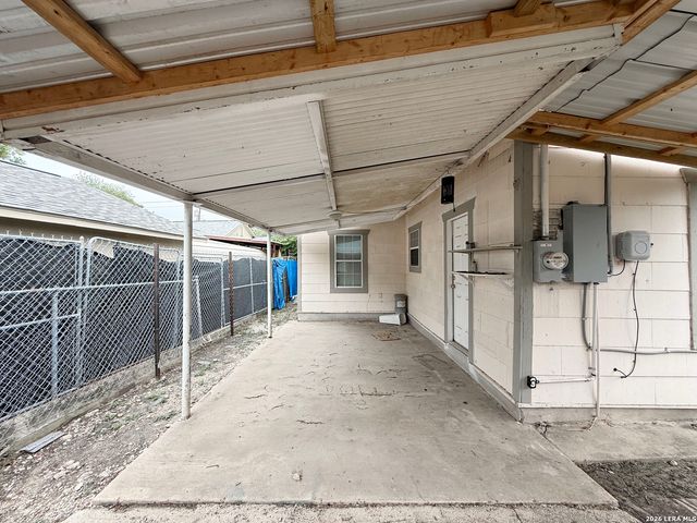 1806 Steves, San Antonio, TX 78210