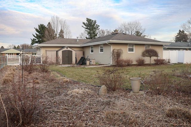 1155 Ontario Drive, Janesville, WI 53545