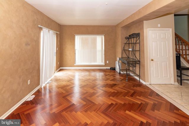 7001 FLAG HARBOR DR, District Heights, MD 20747
