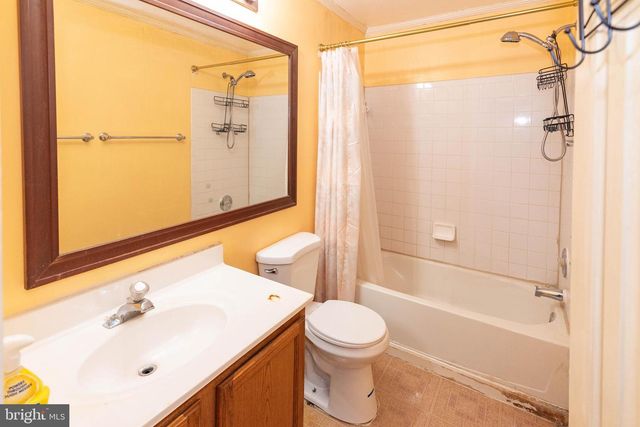 7001 FLAG HARBOR DR, District Heights, MD 20747
