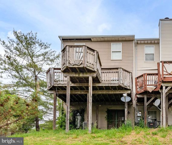 7001 FLAG HARBOR DR, District Heights, MD 20747