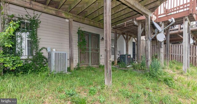 7001 FLAG HARBOR DR, District Heights, MD 20747
