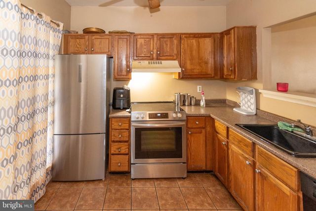 7001 FLAG HARBOR DR, District Heights, MD 20747