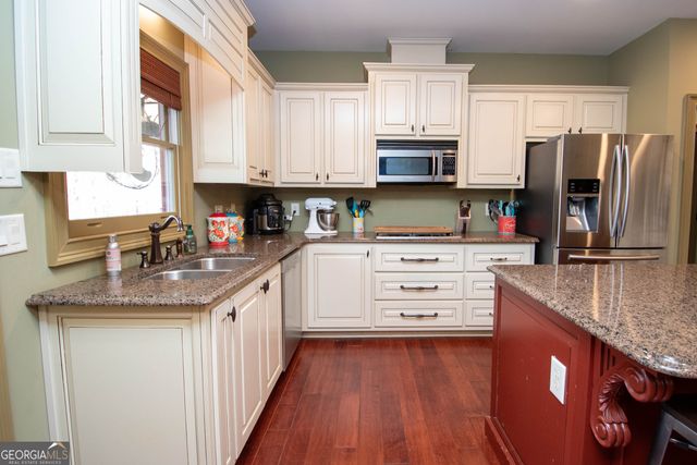 64 Waterview Court, Lagrange, GA 30240