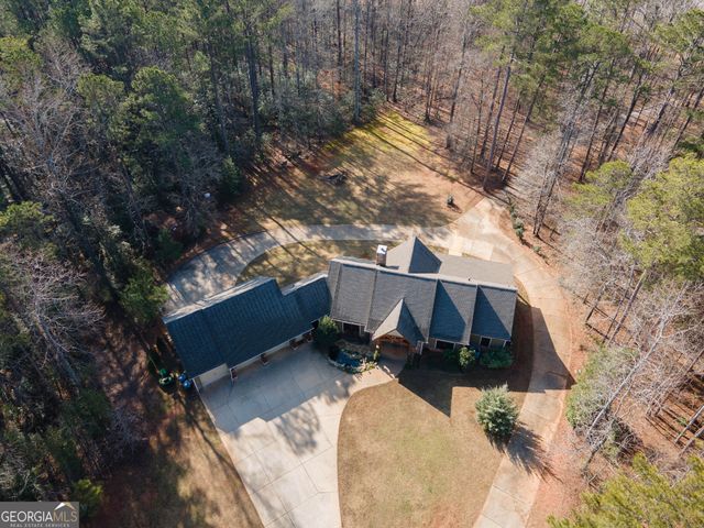 64 Waterview Court, Lagrange, GA 30240