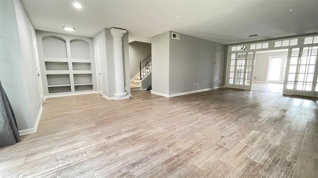 403 N Post Oak Lane 403, Houston, TX 77024