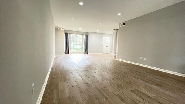 403 N Post Oak Lane 403, Houston, TX 77024