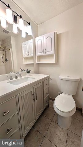 7051 LEEWOOD FOREST DR, Springfield, VA 22151