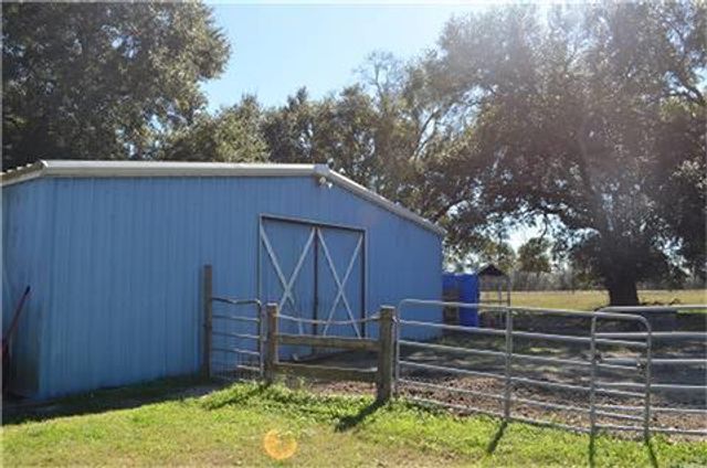319 Wallace Road, Hankamer, TX 77560