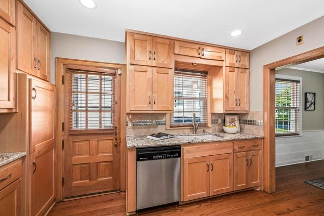 170 E Birch AVENUE, Whitefish Bay, WI 53217