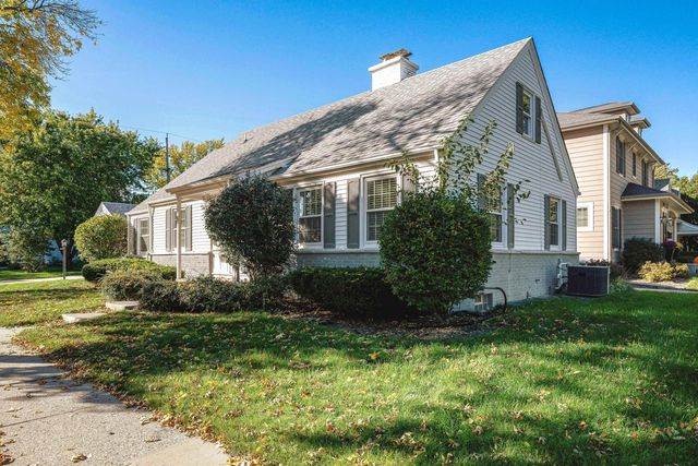 170 E Birch AVENUE, Whitefish Bay, WI 53217