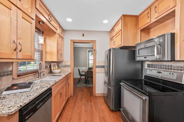 170 E Birch AVENUE, Whitefish Bay, WI 53217