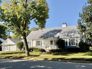 170 E Birch AVENUE, Whitefish Bay, WI 53217