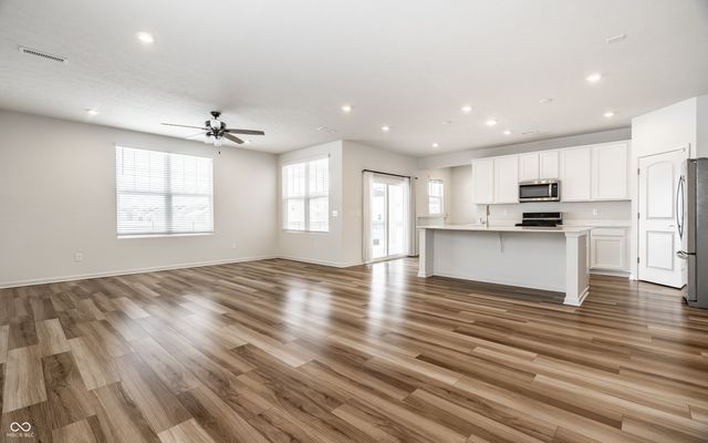 6672 Seabiscuit Road, Whitestown, IN 46075