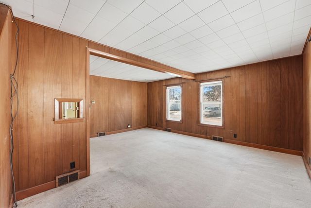 4 Riverside Avenue NE, Melrose, MN 56352