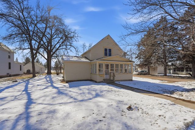 4 Riverside Avenue NE, Melrose, MN 56352