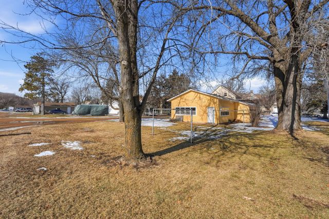 4 Riverside Avenue NE, Melrose, MN 56352