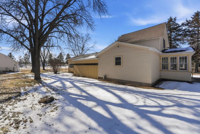 4 Riverside Avenue NE, Melrose, MN 56352