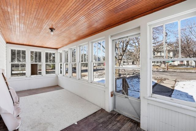 4 Riverside Avenue NE, Melrose, MN 56352