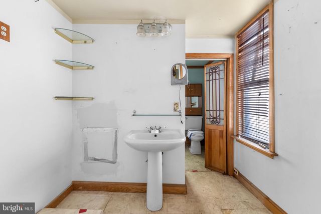 331 MANTON ST, Philadelphia, PA 19147