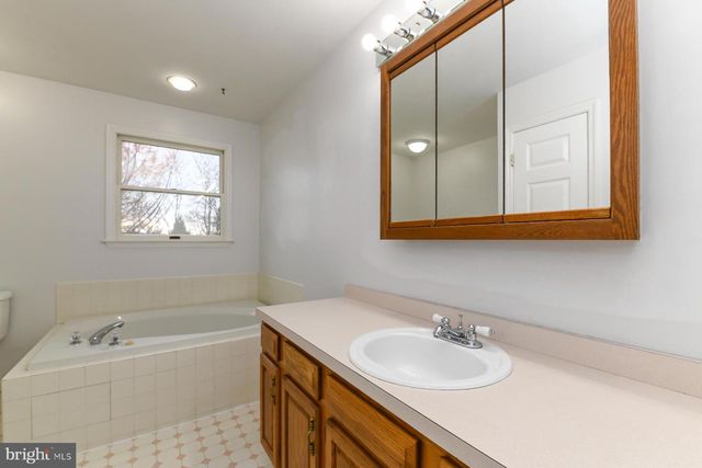 308 SNOWGOOSE LN, Mullica Hill, NJ 08062