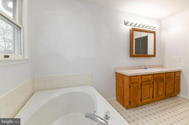 308 SNOWGOOSE LN, Mullica Hill, NJ 08062