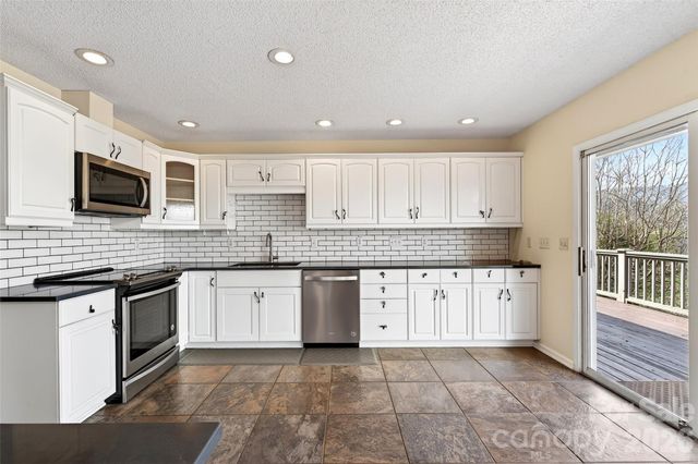 3 Tree Top Place, Black Mountain, NC 28711
