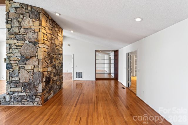 3 Tree Top Place, Black Mountain, NC 28711