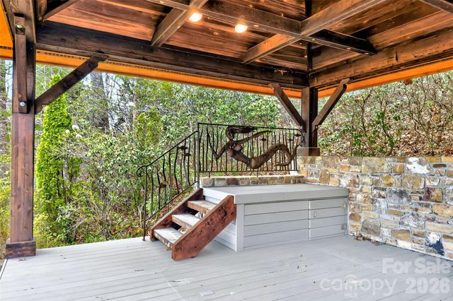 3 Tree Top Place, Black Mountain, NC 28711
