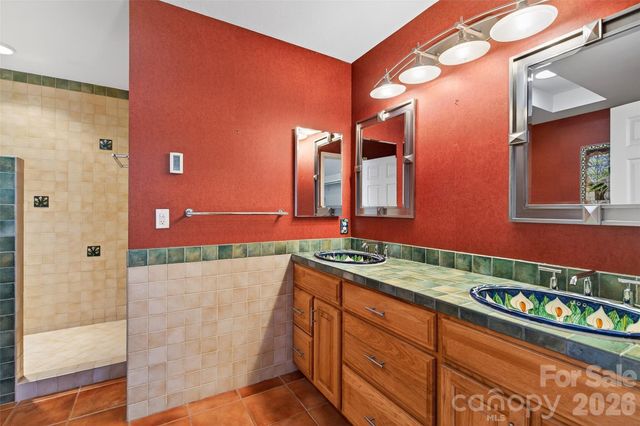 3 Tree Top Place, Black Mountain, NC 28711