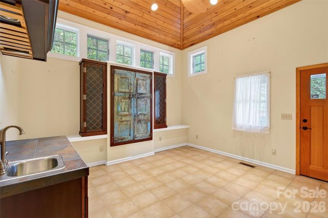 3 Tree Top Place, Black Mountain, NC 28711