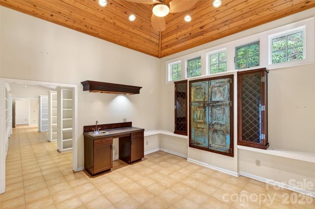 3 Tree Top Place, Black Mountain, NC 28711
