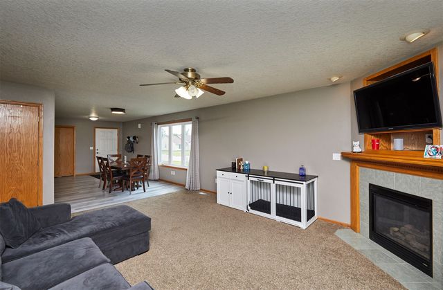 2014 Vista View Drive, Granger, IA 50109