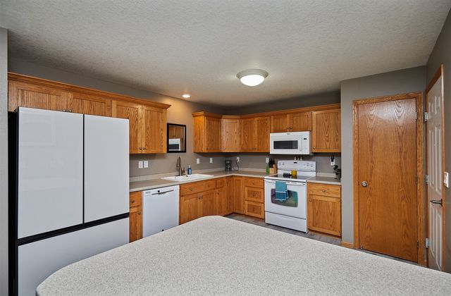 2014 Vista View Drive, Granger, IA 50109
