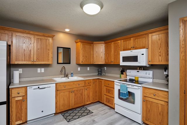 2014 Vista View Drive, Granger, IA 50109