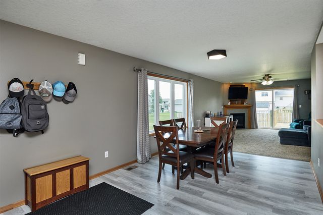 2014 Vista View Drive, Granger, IA 50109