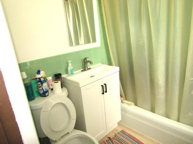 1711 E Belleview PLACE, Milwaukee, WI 53211