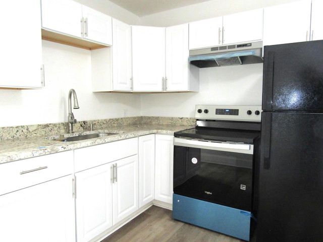 1711 E Belleview PLACE, Milwaukee, WI 53211