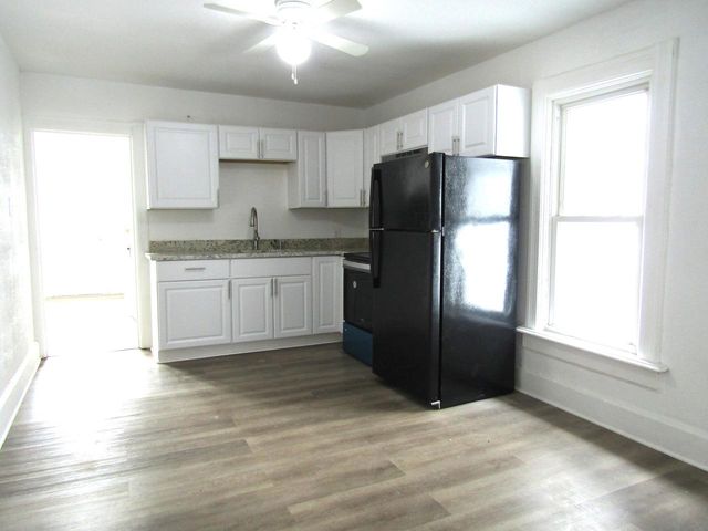 1711 E Belleview PLACE, Milwaukee, WI 53211