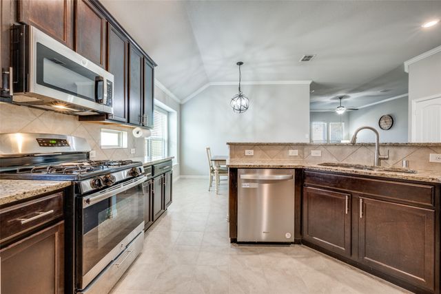 1913 Pavilion Lane, Denton, TX 76210