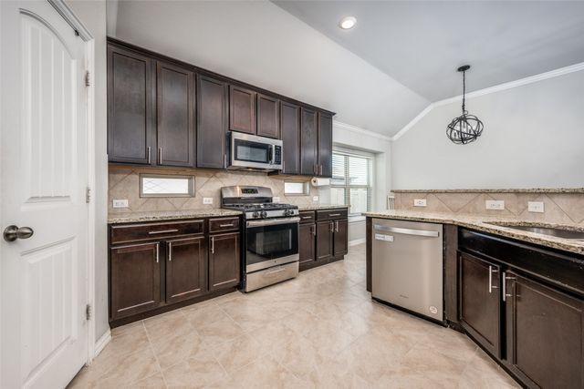 1913 Pavilion Lane, Denton, TX 76210