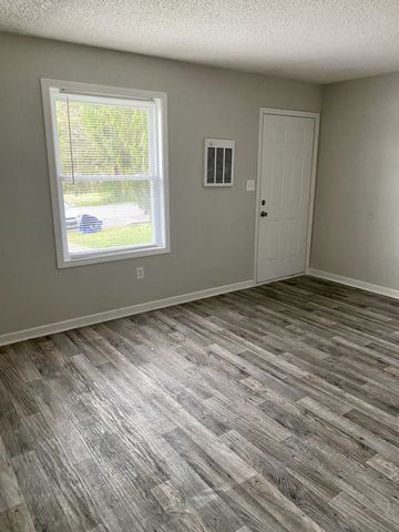 94 Cedarcrest Dr Apt 1, Clarksville, TN 37042