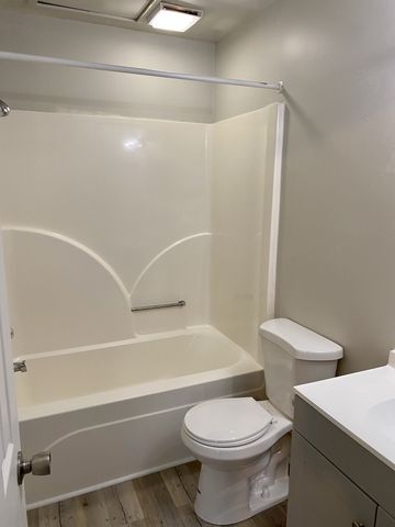 94 Cedarcrest Dr Apt 1, Clarksville, TN 37042