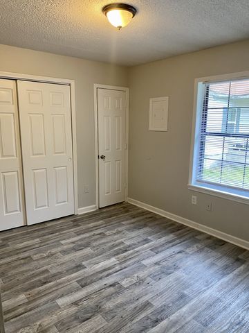 94 Cedarcrest Dr Apt 1, Clarksville, TN 37042