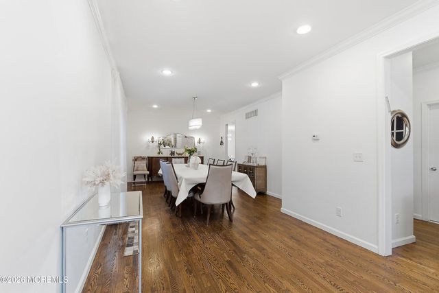 17 Treeside Lane, Lakewood, NJ 08701